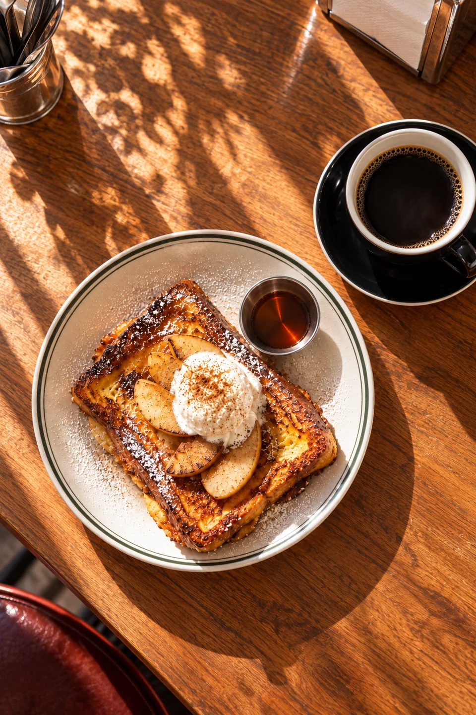 陽だまりのフレンチトーストとコーヒーのイメージ